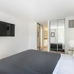 Luxury Apartment Weho Boys Town Med