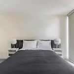 Luxury Apartment Weho Boys Town Med
