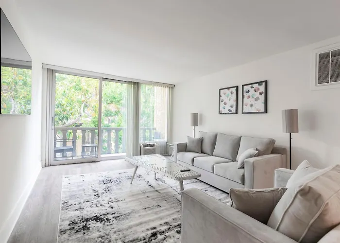 Luxury Apartment Weho Boys Town Med