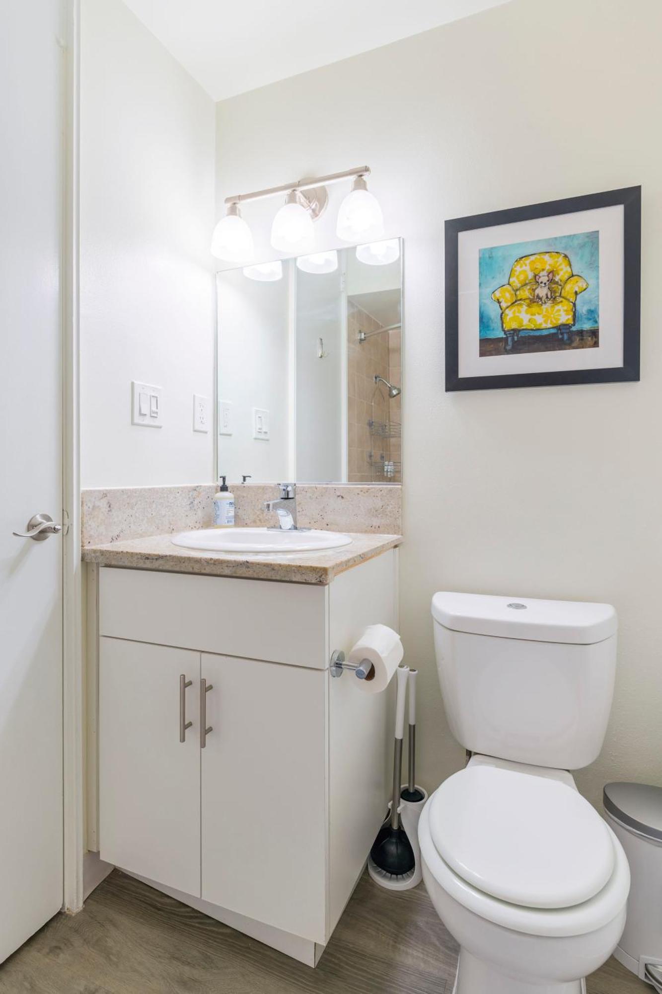 Luxury Weho Boys Town Med