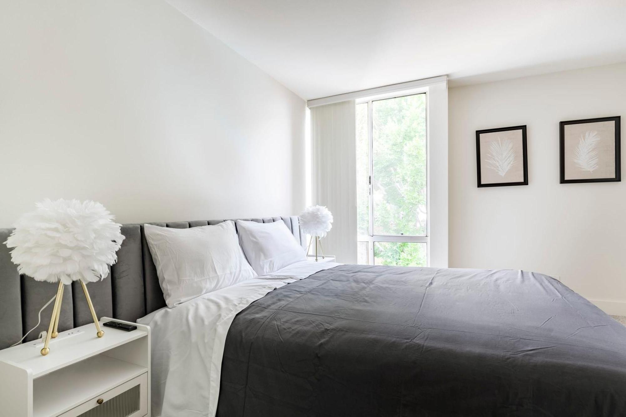 Luxury Weho Boys Town Med *