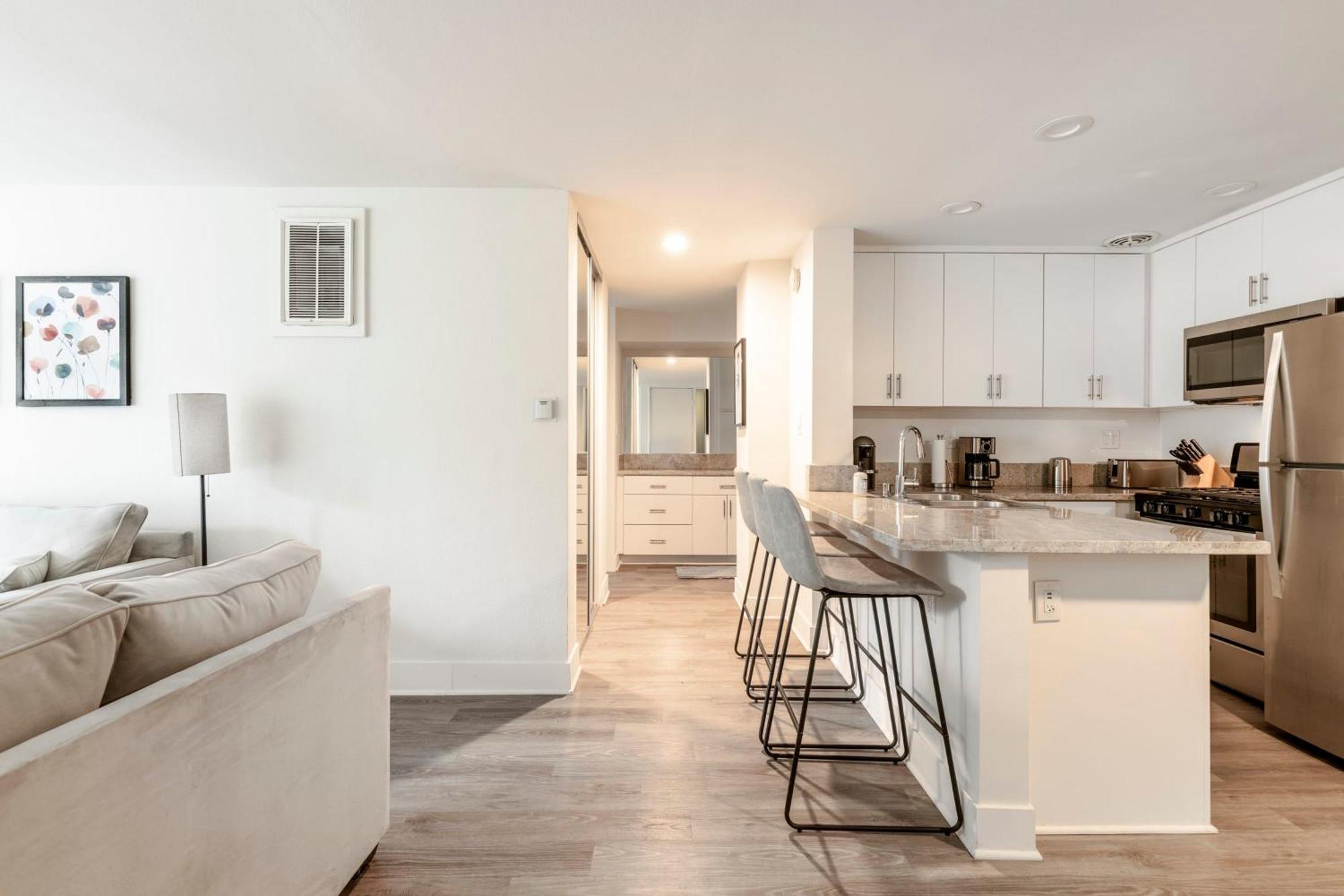 Luxury Weho Boys Town Med