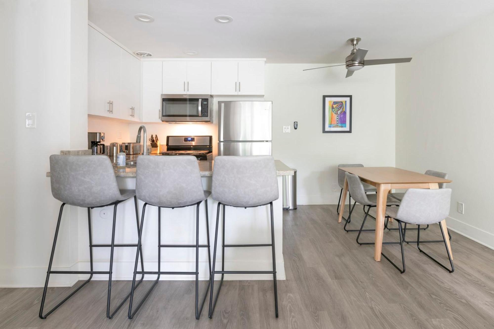 Luxury Weho Boys Town Med Apartment